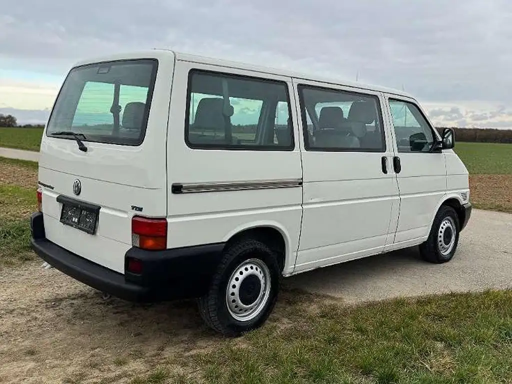 Volkswagen T4 Kombi 2003 из Европы — купить под ключ