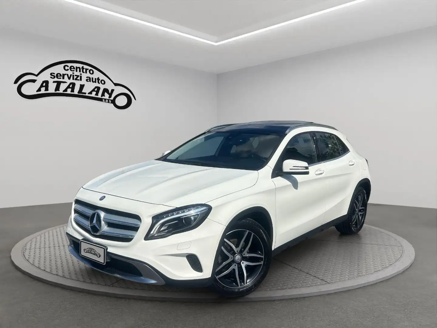 Mercedes-Benz GLA 200 d Premium Blanco - 1