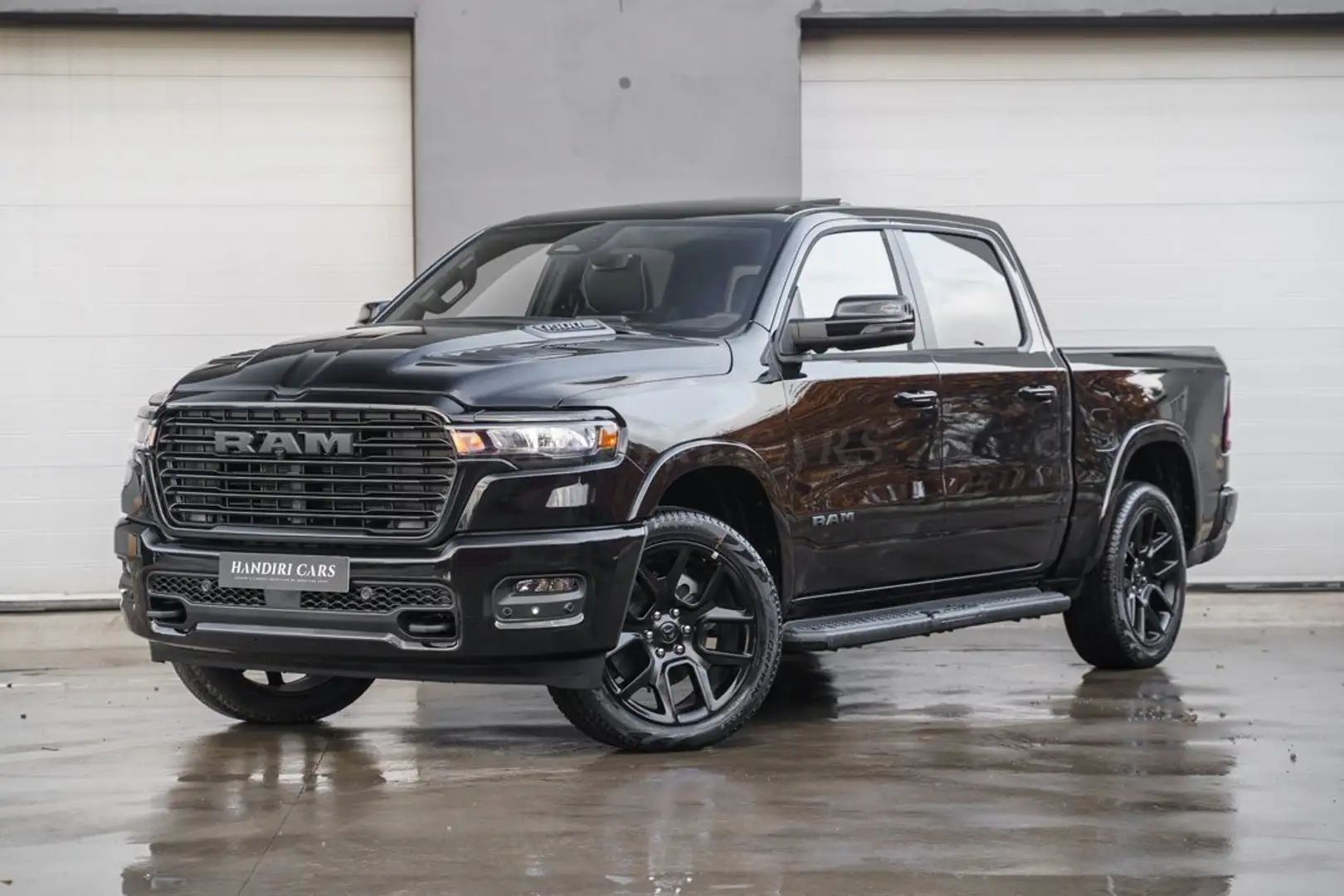 Dodge RAM 2025 Laramie Night € 54500 +PANORAMIC SUNROOF Чёрный - 1