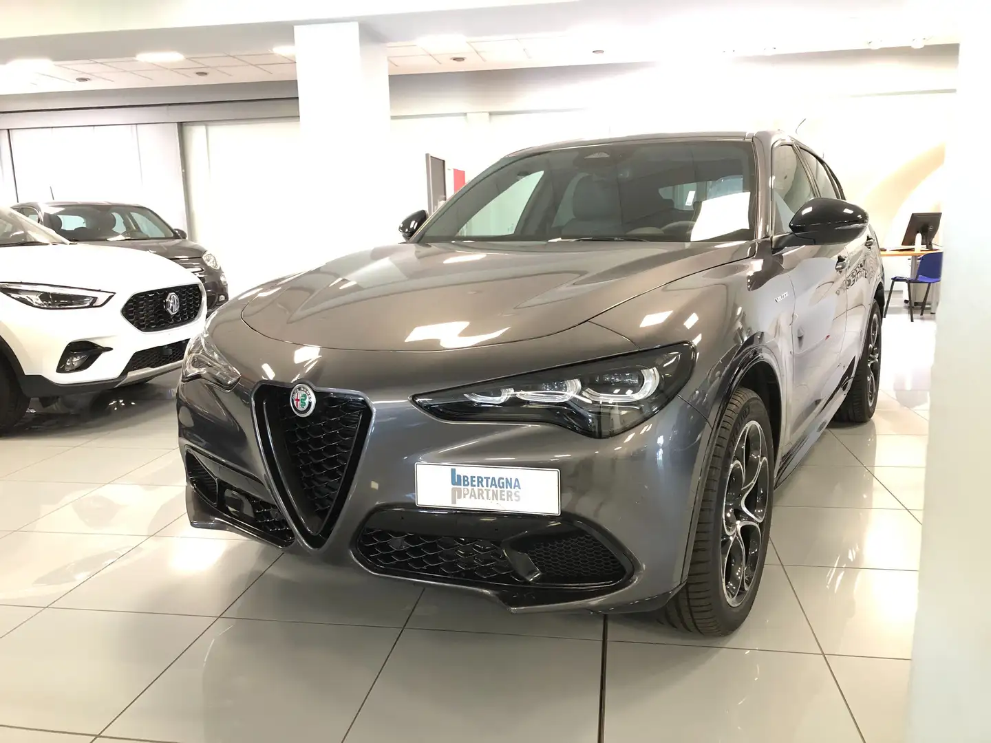 Alfa Romeo Stelvio 2.2 td Veloce Q4 210cv auto Grigio - 1