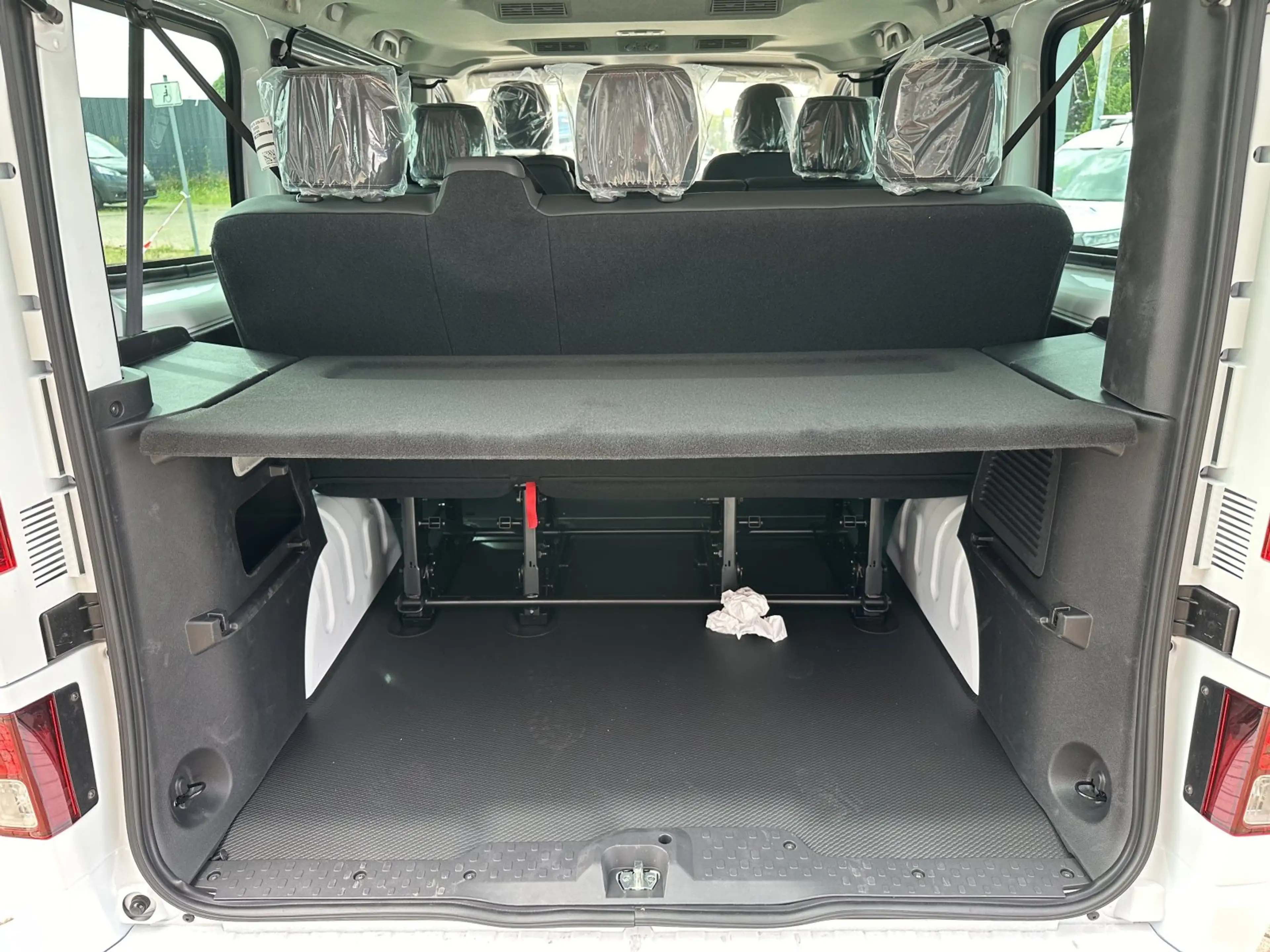 Nissan Primastar KOMBI 170DCT TEKNA 8 SITZE L1H1 2ST DESIGN — photo 14