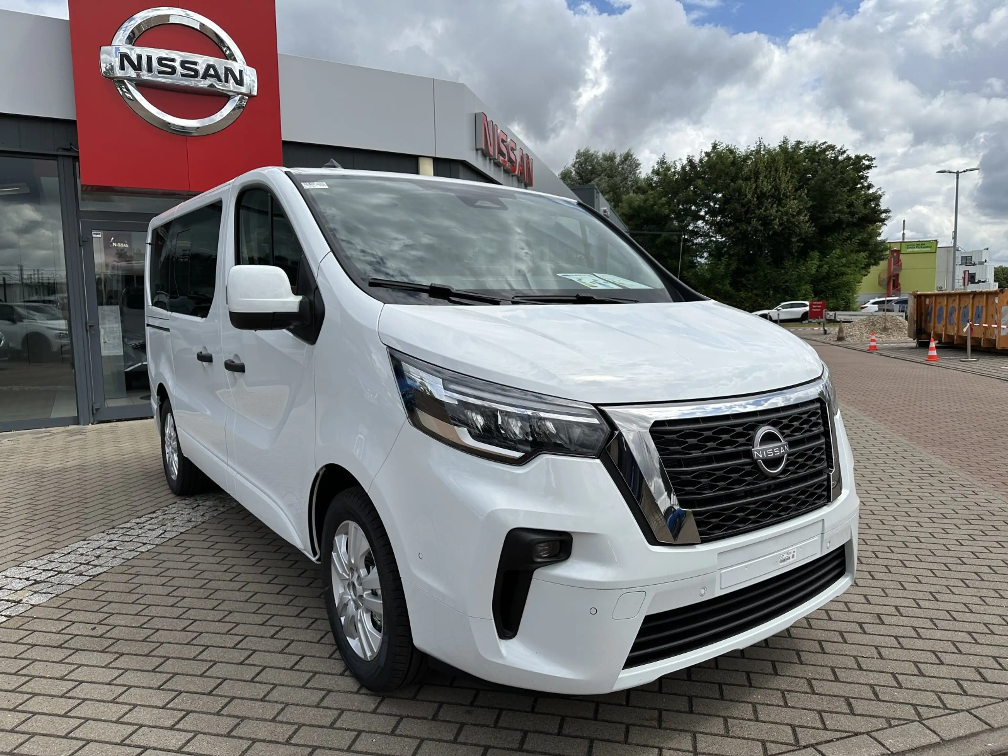 Nissan Primastar KOMBI 170DCT TEKNA 8 SITZE L1H1 2ST DESIGN — photo 9