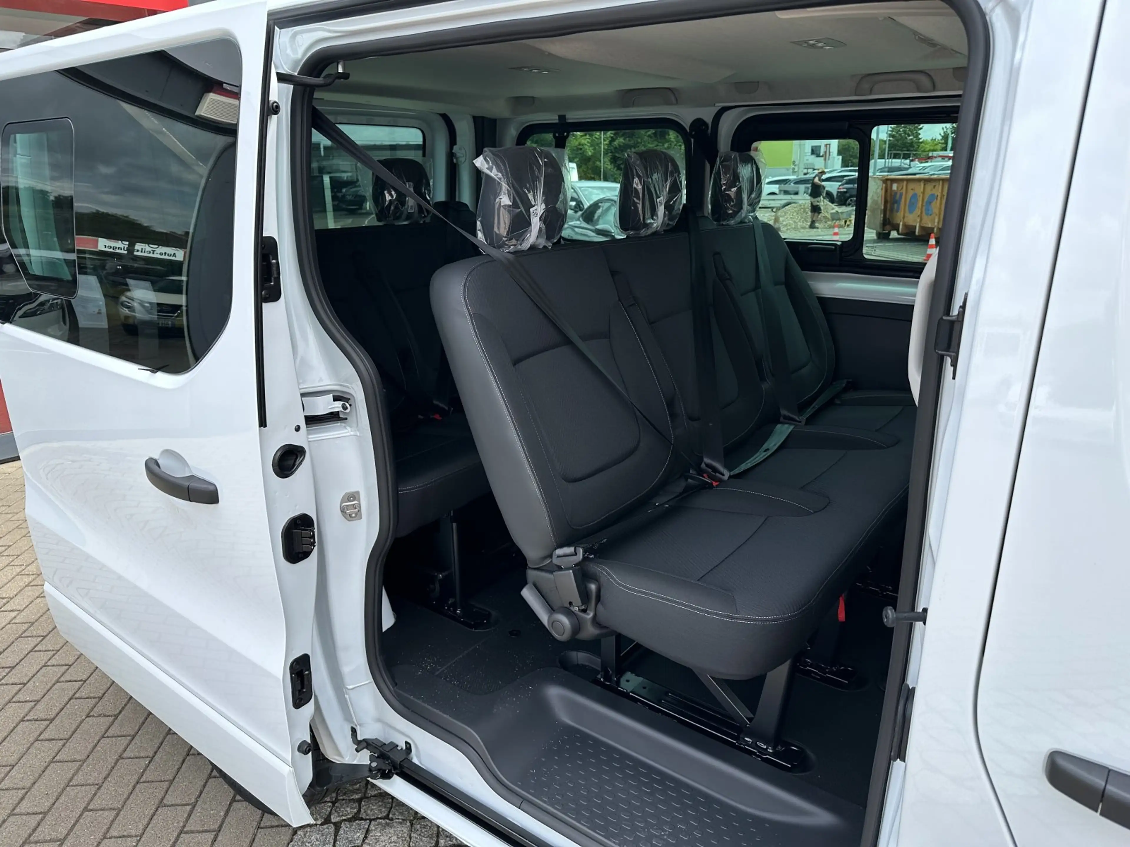 Nissan Primastar KOMBI 170DCT TEKNA 8 SITZE L1H1 2ST DESIGN — photo 11