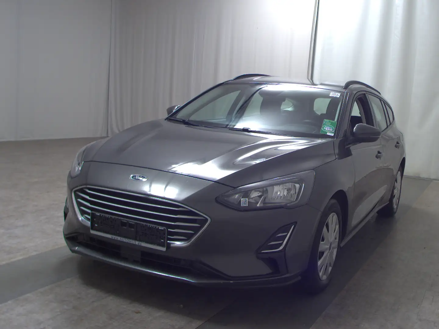 Ford Focus Turnier 1.0 EcoBoost Trend AUT SHZ SpurH Grau - 2