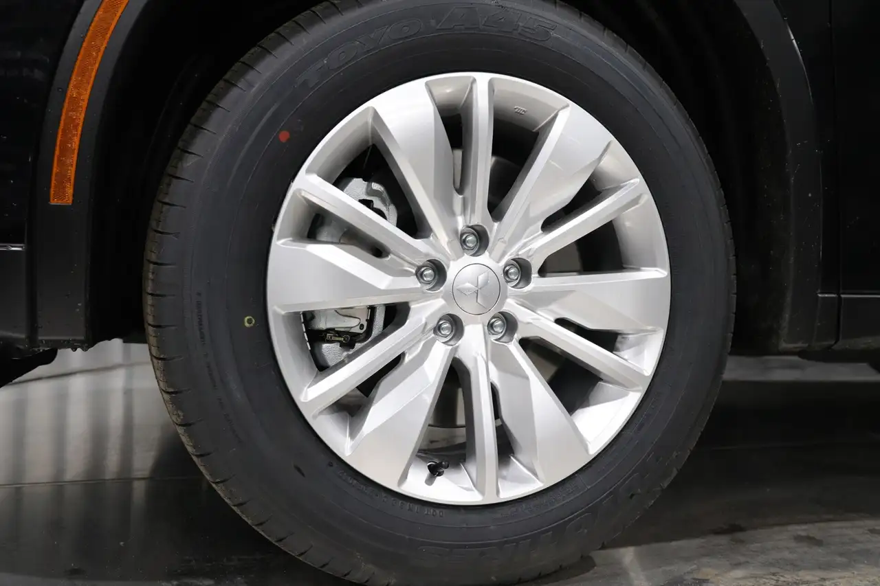Mitsubishi Outlander снимка Mitsubishi Outlander