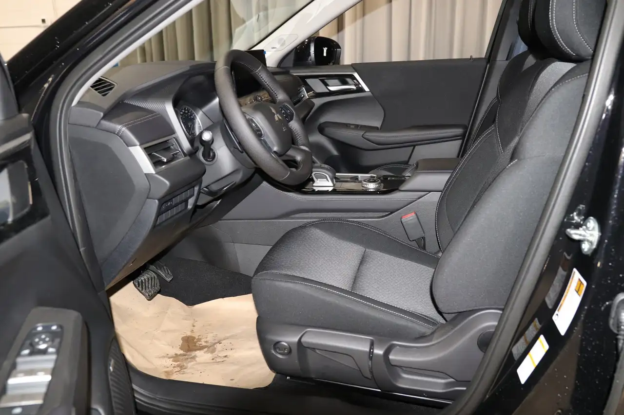 Mitsubishi Outlander снимка Mitsubishi Outlander