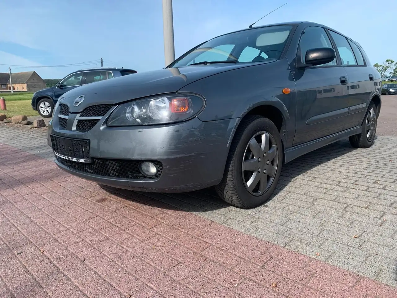 Nissan Almera