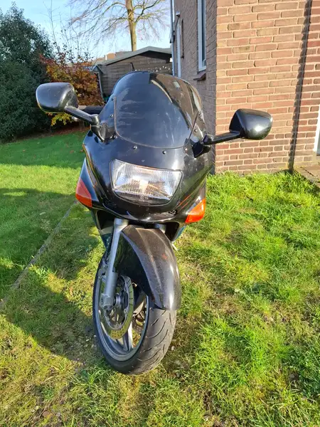 Kawasaki ZZR 600 - foto 2
