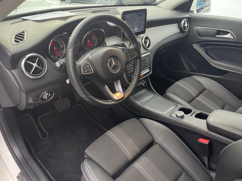 Mercedes-Benz CLA 180 7G-DCT Urban LED COMAND AHK CarPlay — photo 10