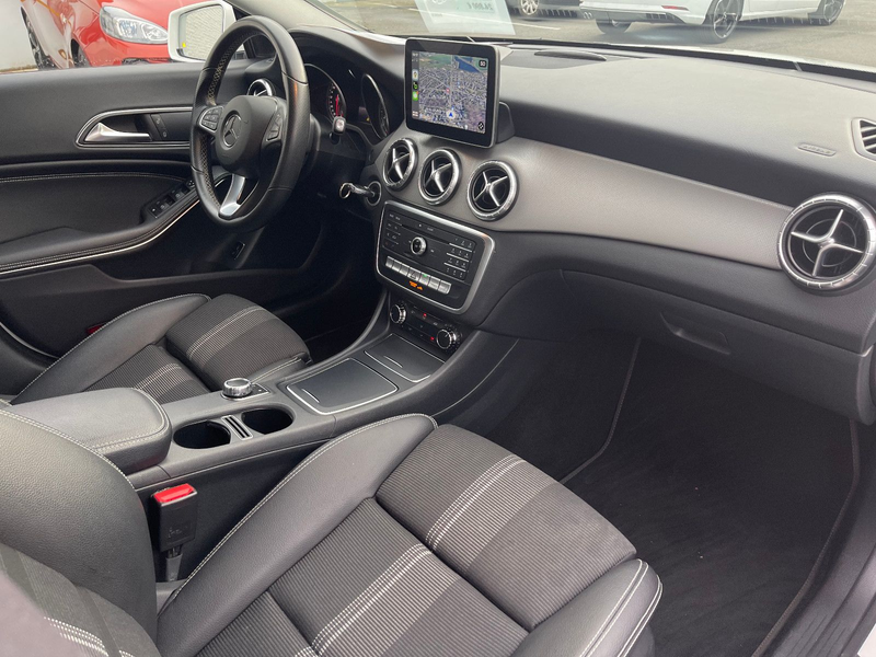 Mercedes-Benz CLA 180 7G-DCT Urban LED COMAND AHK CarPlay — photo 9