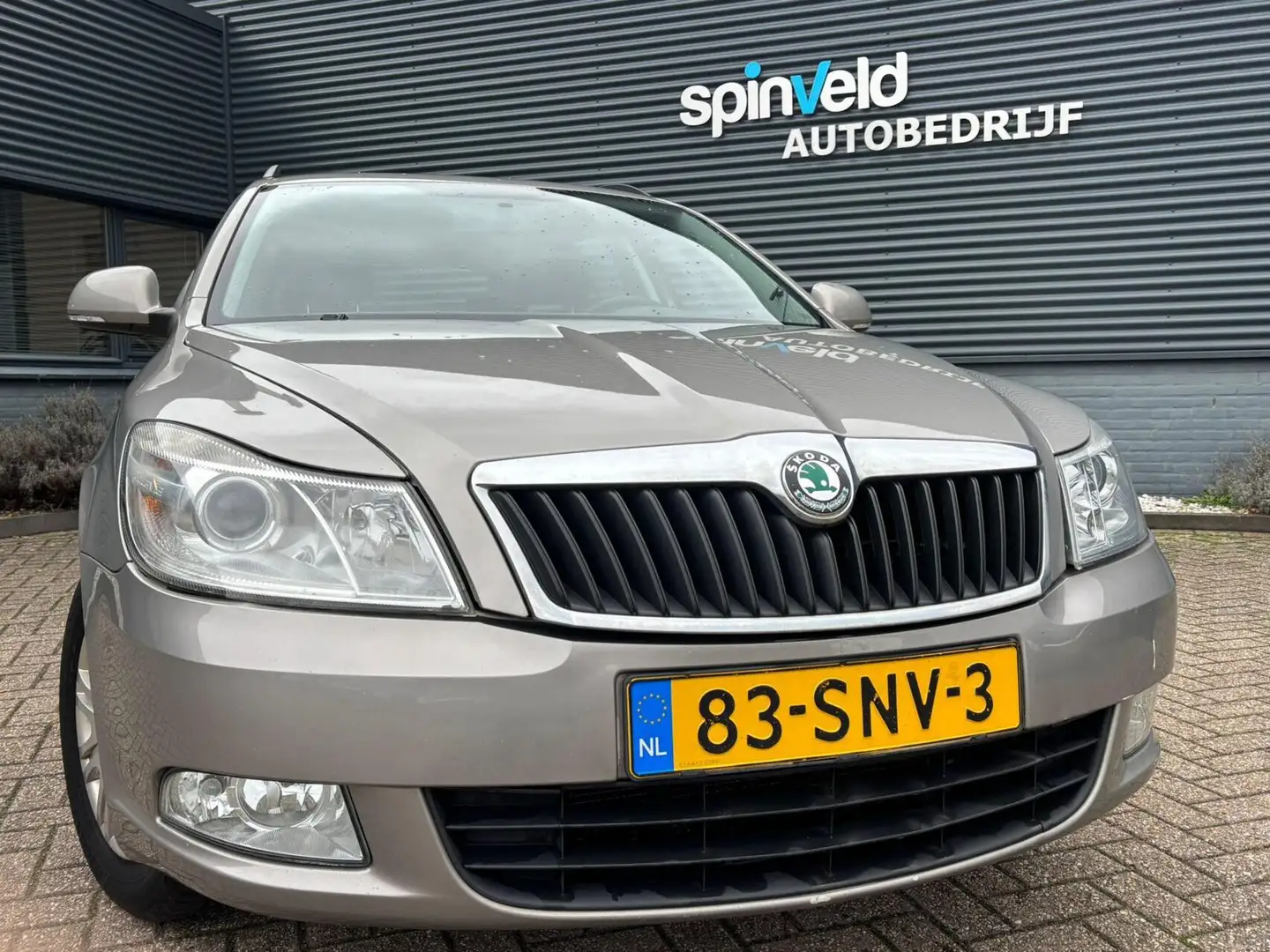 Skoda Octavia Combi 1.2 TSI Ambition BJ`11 NAP NL Dealer ond. Na Beige - 2