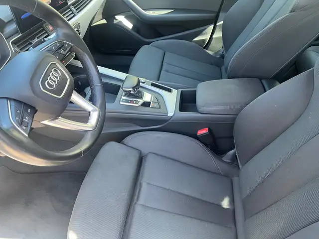 Audi A4 view 8
