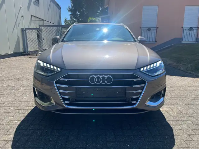 Audi A4 view 6