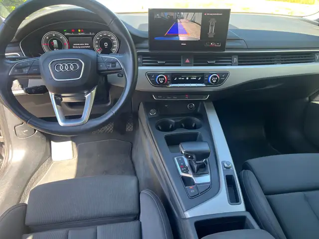 Audi A4 view 12