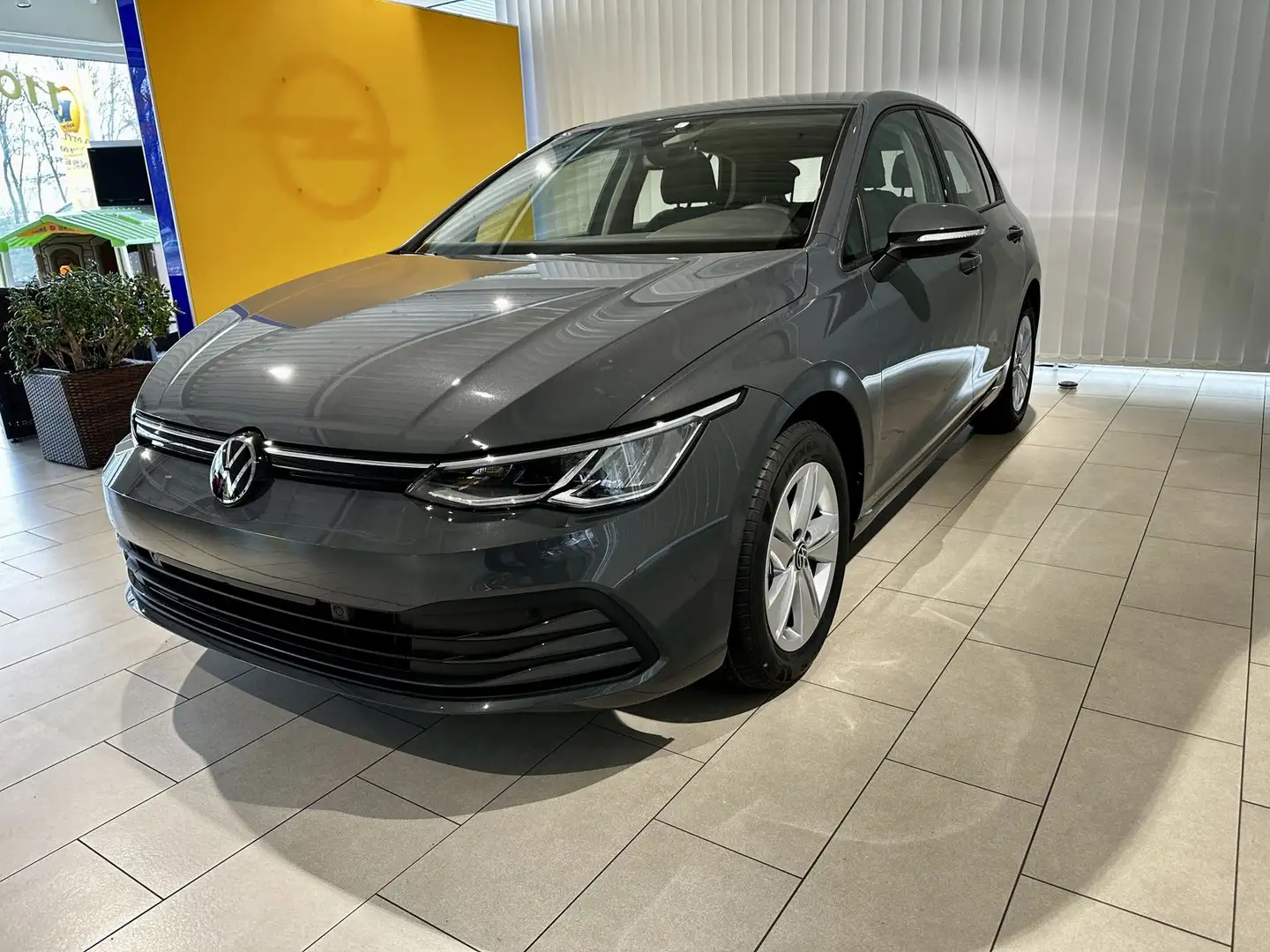 Volkswagen Golf Golf VIII 1.0 eTSI Life (EURO 6d) Gris - 2