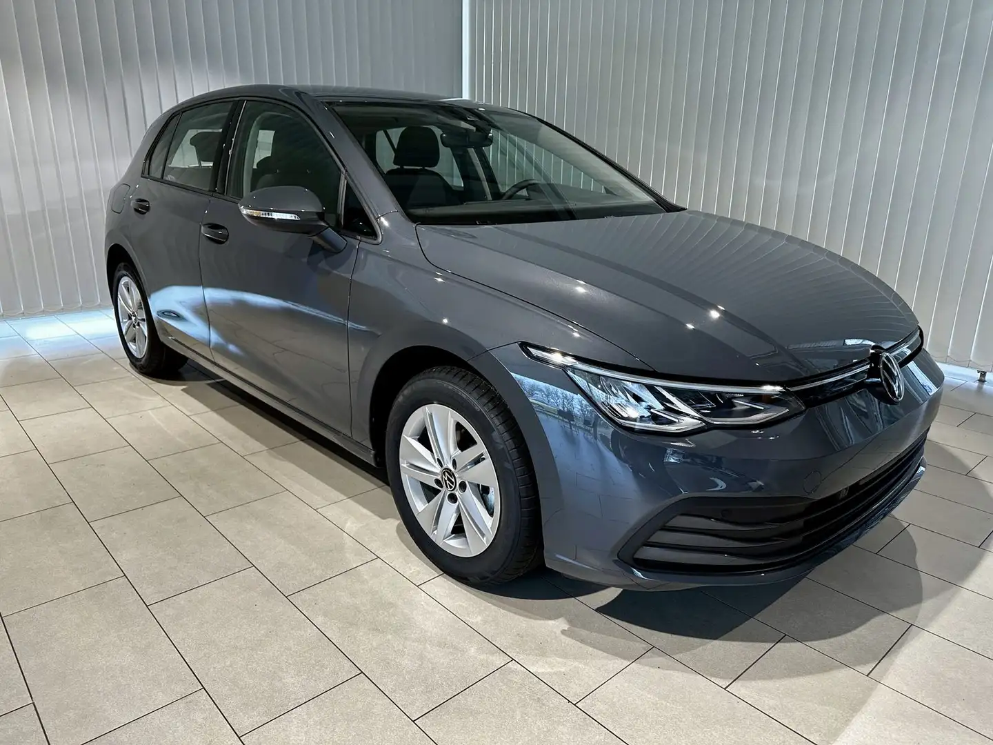 Volkswagen Golf Golf VIII 1.0 eTSI Life (EURO 6d) Gris - 1