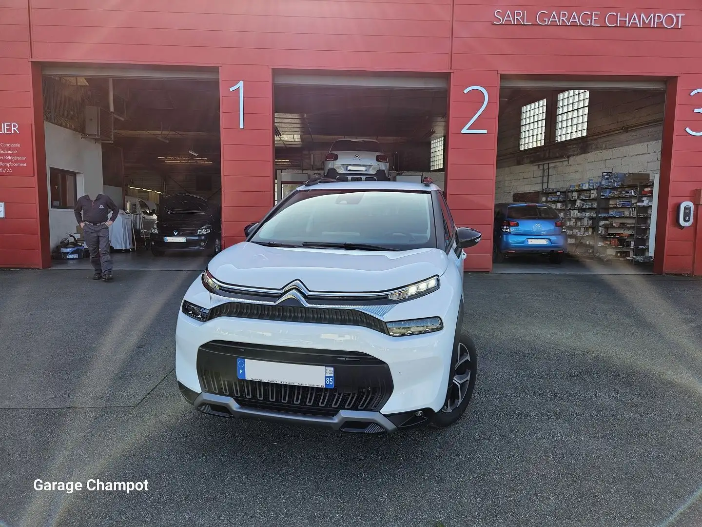 Citroen C3 Aircross PURETECH 110CH S\u0026S SHINE Blanc - 2
