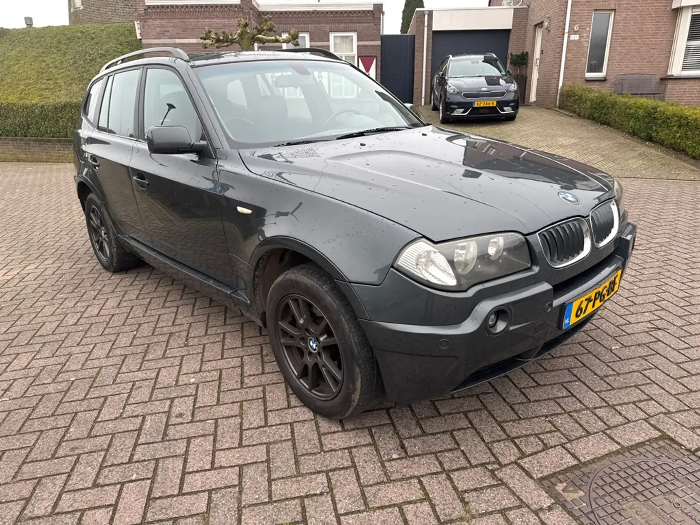 BMW X3 3.0i Executive Groen - 2