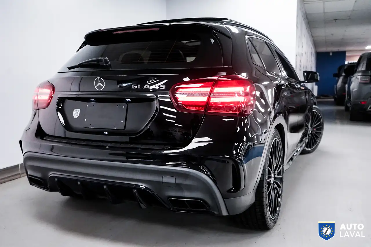 Mercedes-Benz GLA снимка Mercedes-Benz GLA