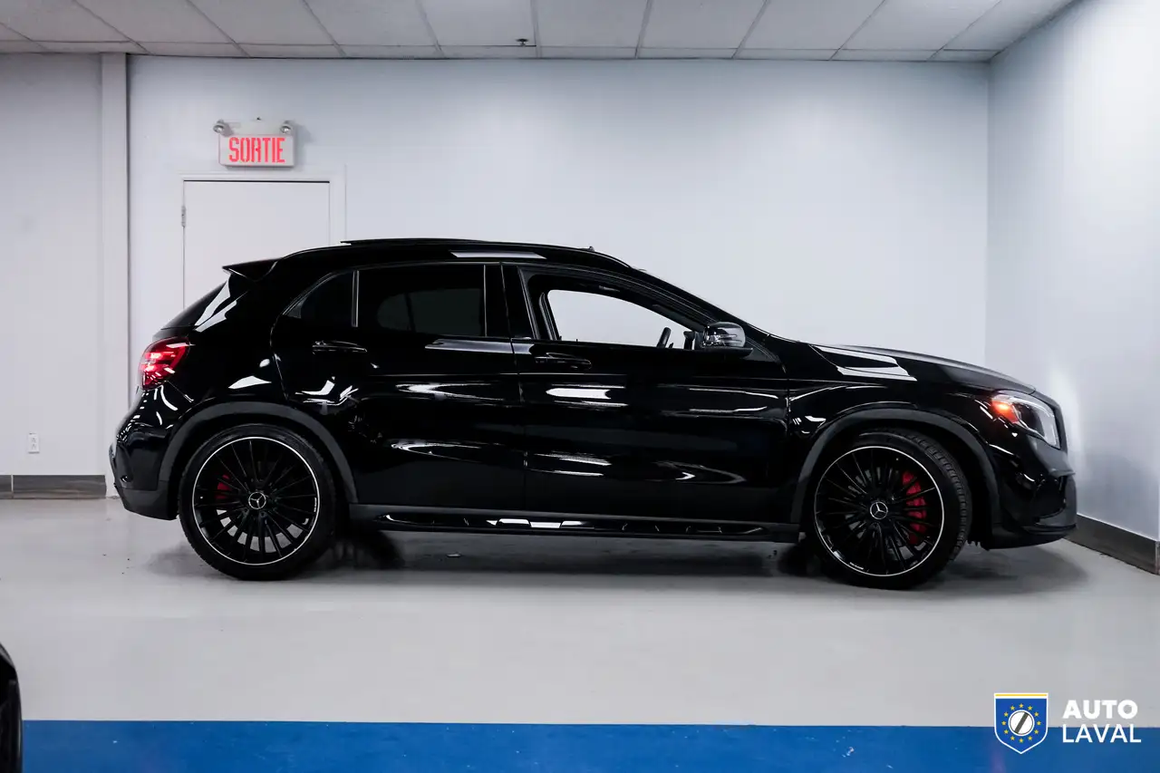 Mercedes-Benz GLA снимка Mercedes-Benz GLA