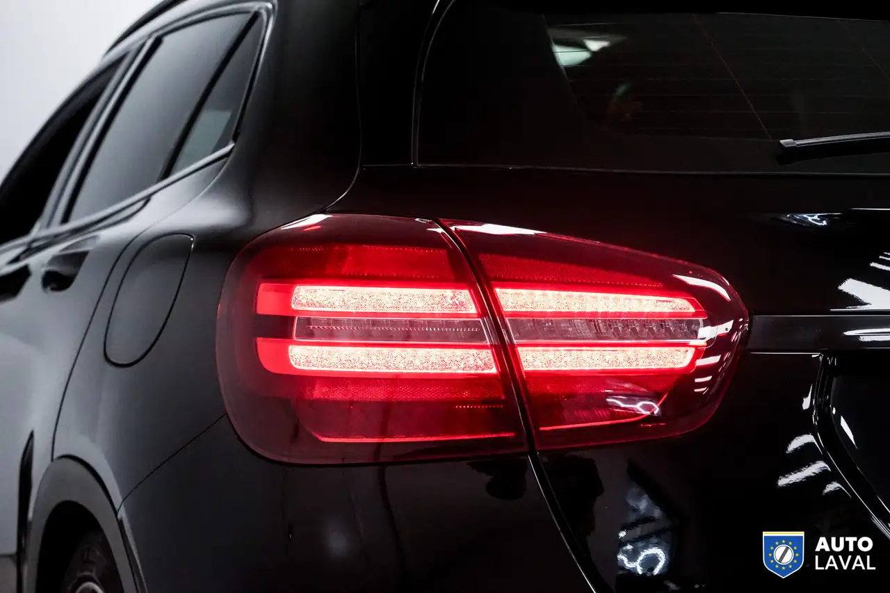 Mercedes-Benz GLA снимка Mercedes-Benz GLA