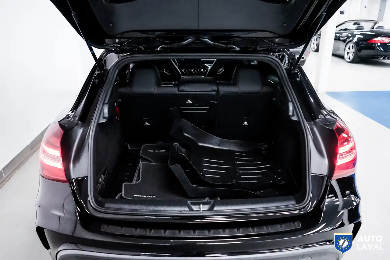 Mercedes-Benz GLA снимка Mercedes-Benz GLA