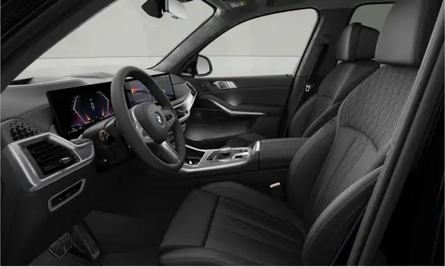 BMW X7 view 2