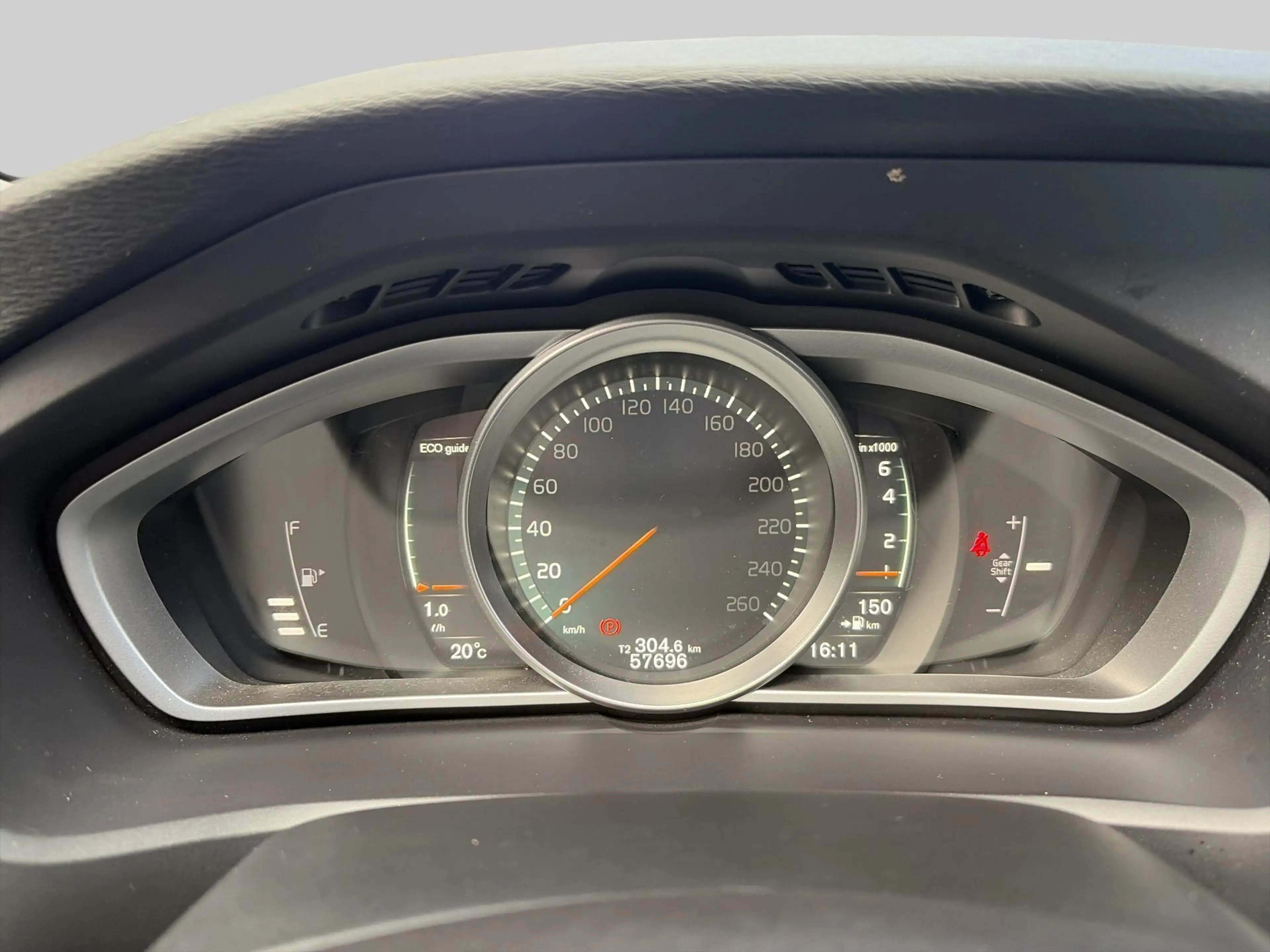 Volvo V40 2.0 T2 R-Design | Unieke kmstand! | Trekhaak | Air — photo 15