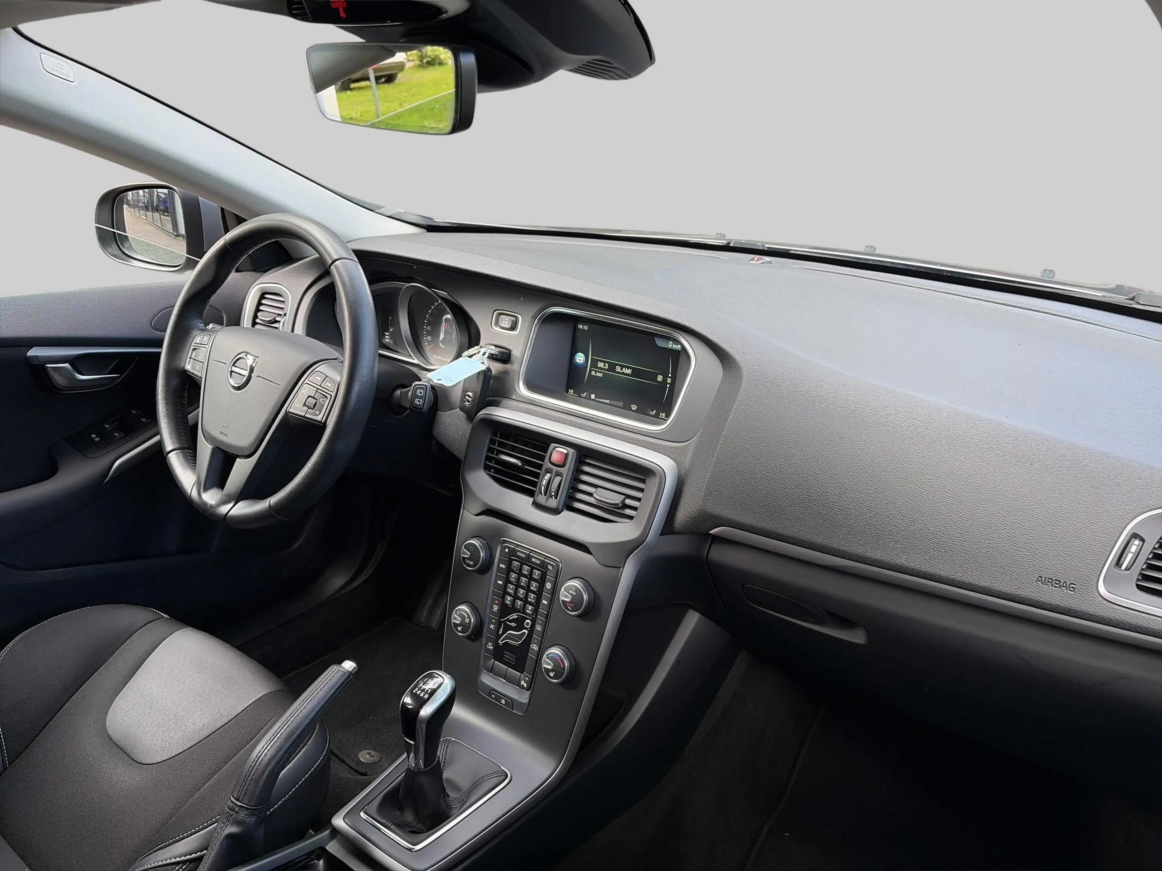 Volvo V40 2.0 T2 R-Design | Unieke kmstand! | Trekhaak | Air — photo 13