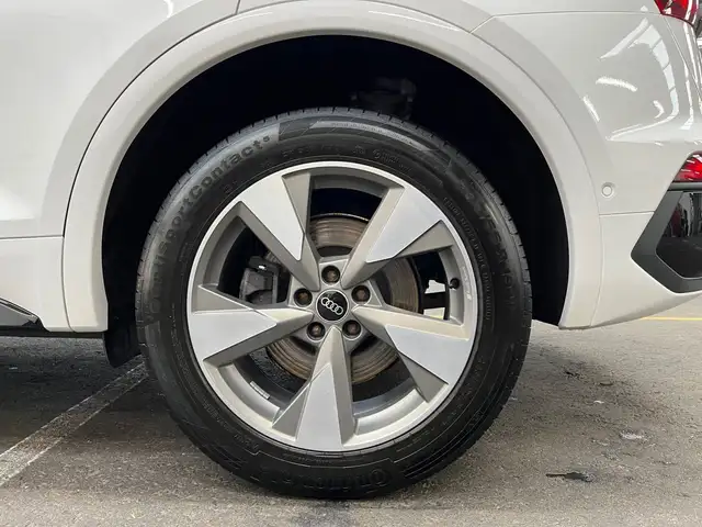 Audi Q5 view 7
