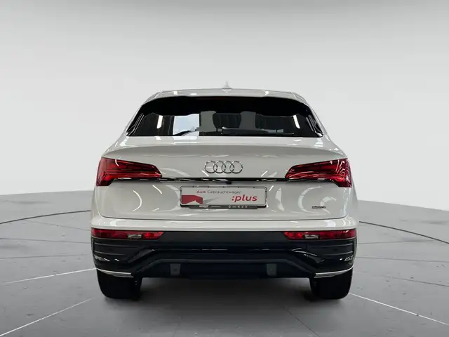 Audi Q5 view 6
