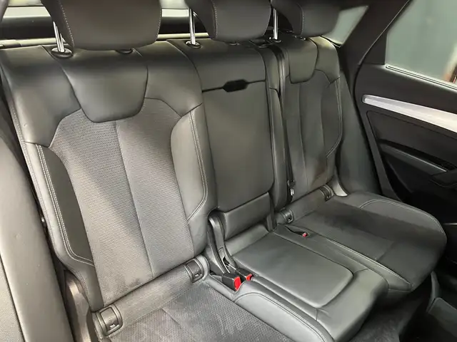 Audi Q5 view 9