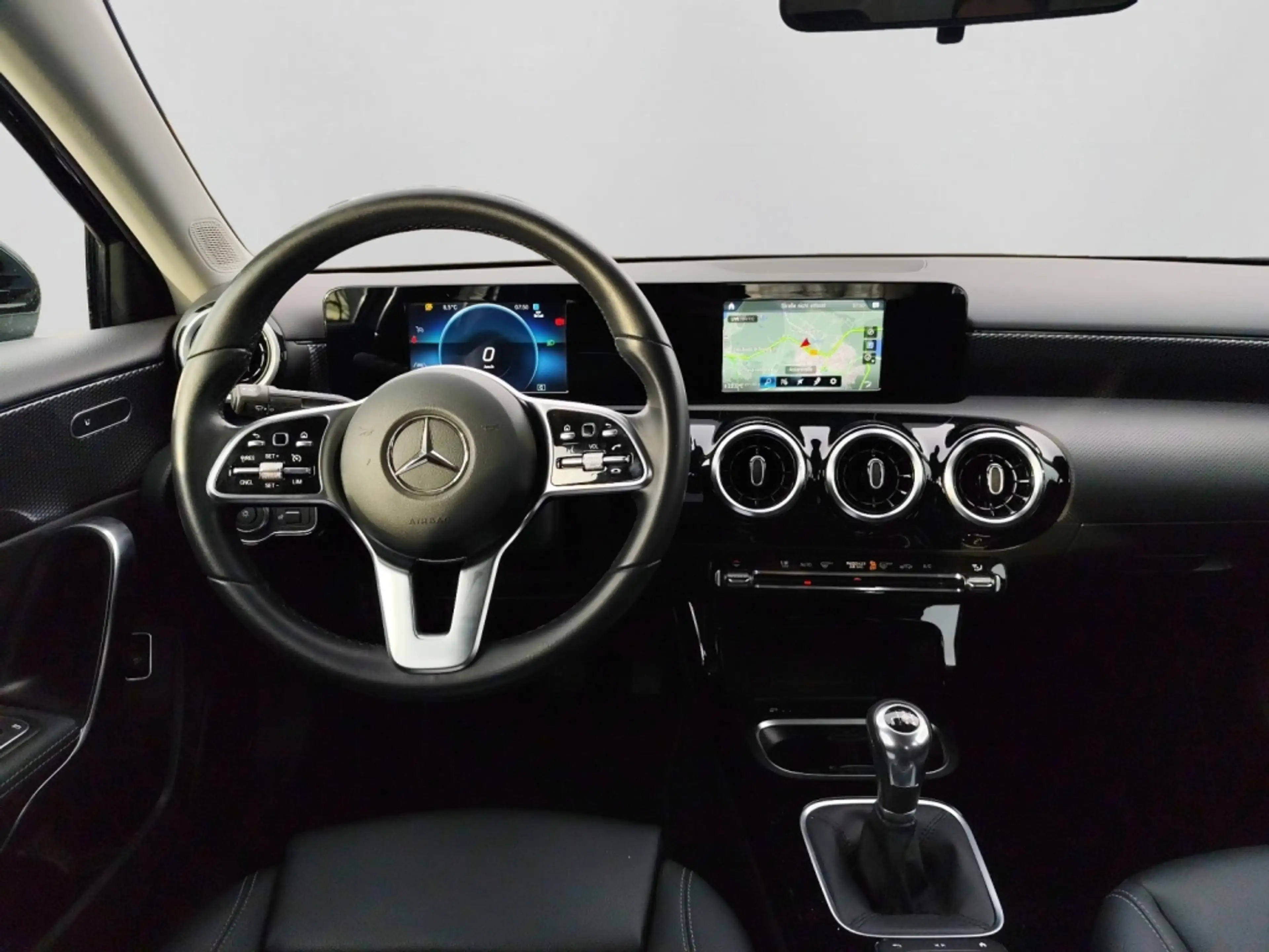 Mercedes-Benz A 200 Limousine PROGRESSIVE|MBUX|SHZ|TEMP|AHK|LM — photo 11