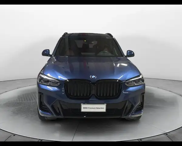 BMW X3 view 3