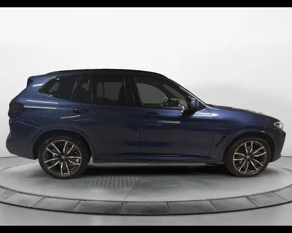BMW X3 view 5