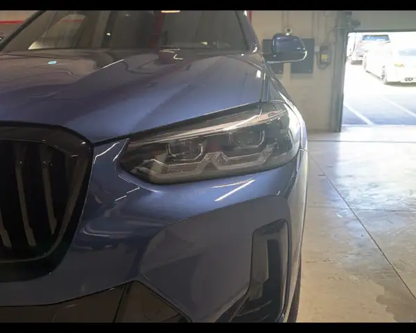 BMW X3 view 11