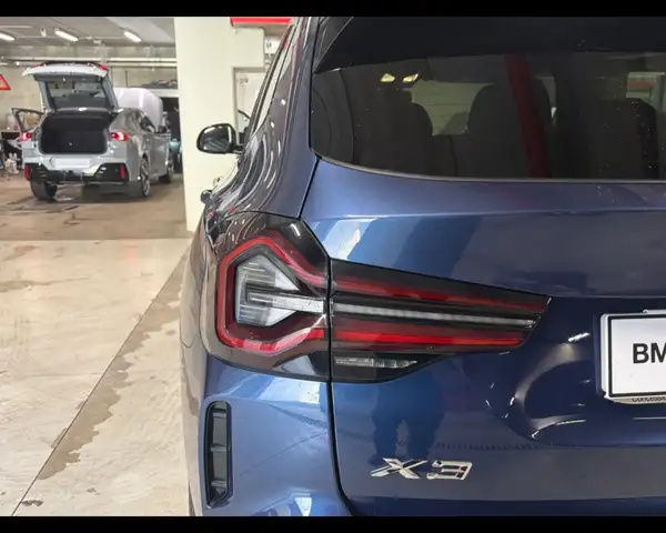 BMW X3 view 12