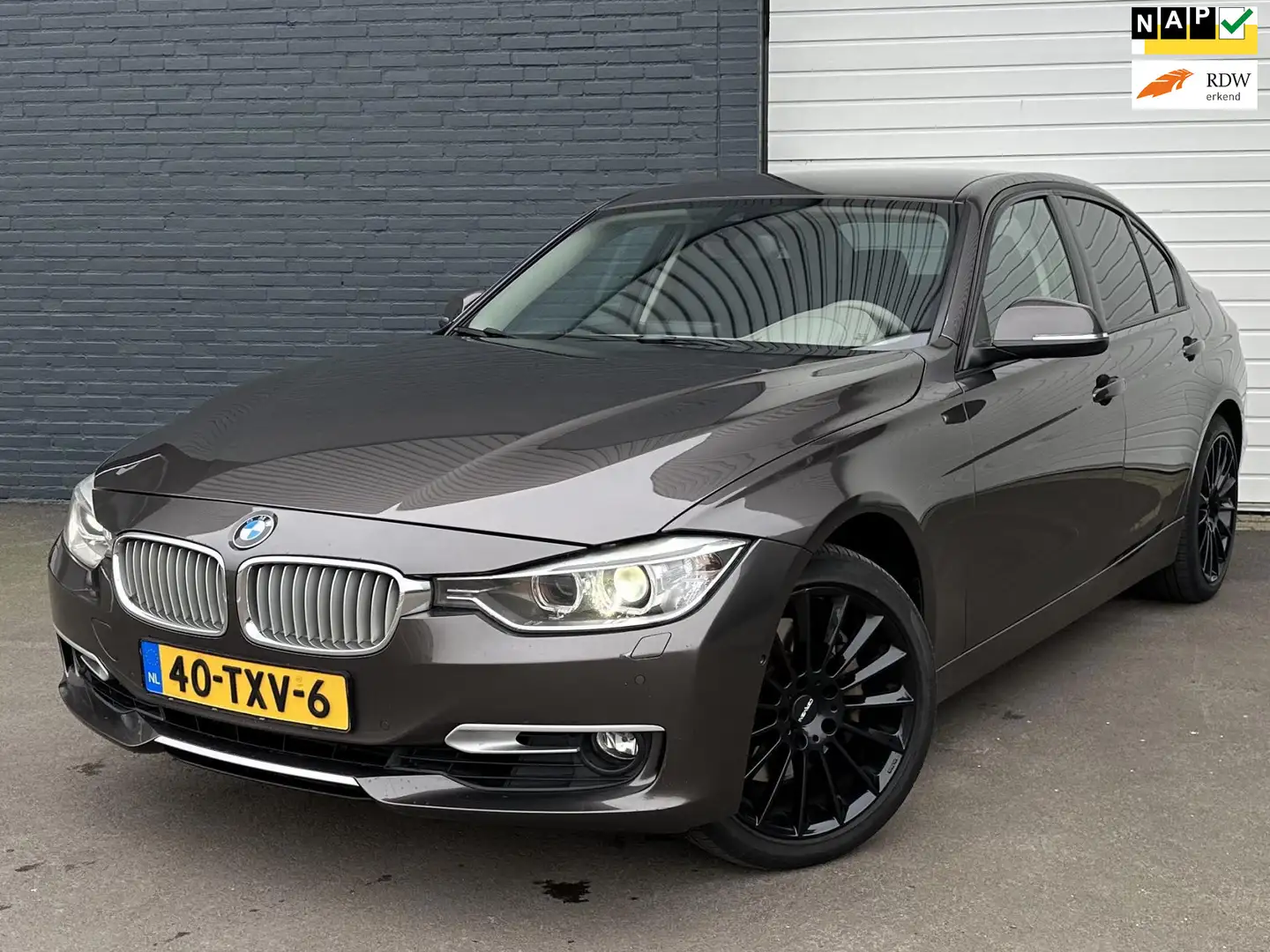 BMW 335 3-serie 335i High Executive MOTORREVISIE/HEADUP/6C Braun - 1
