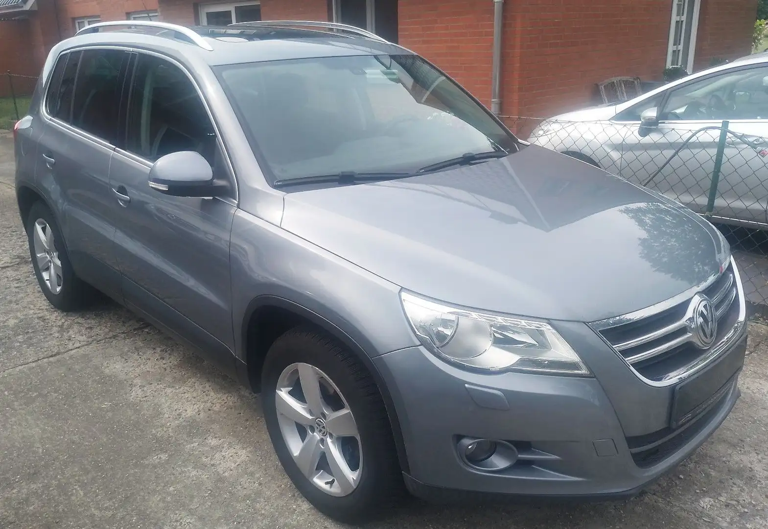 Volkswagen Tiguan 1.4 TSI BlueMotion Tech Sport & Style - 1