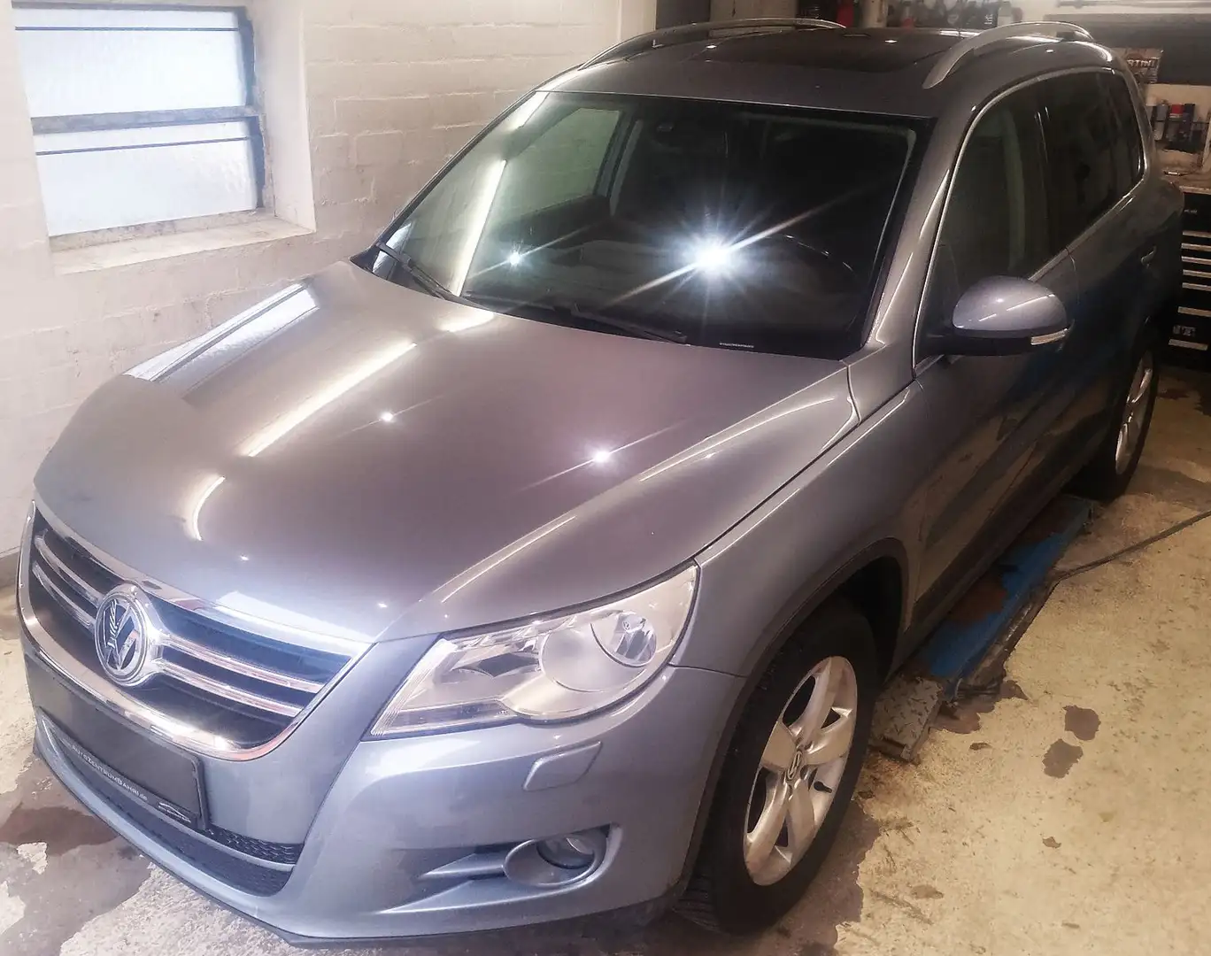 Volkswagen Tiguan Gris - 2