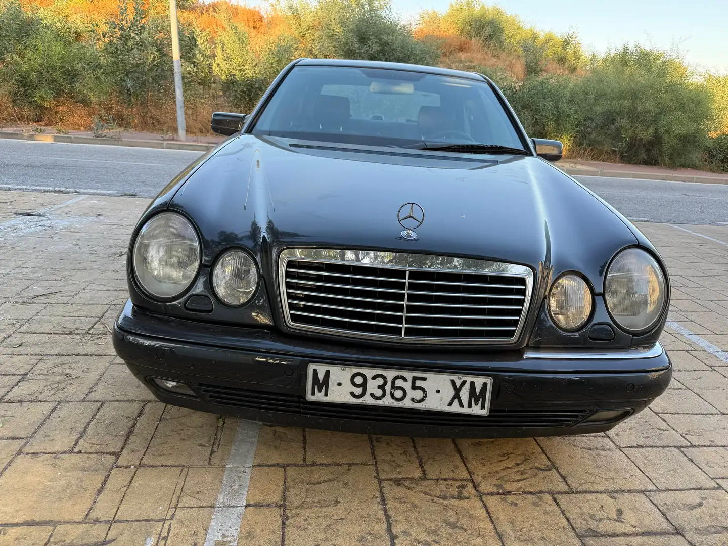 Mercedes-Benz E 320 E 320 V6 4Matic Avantgarde Avantgarde Niebieski - 2