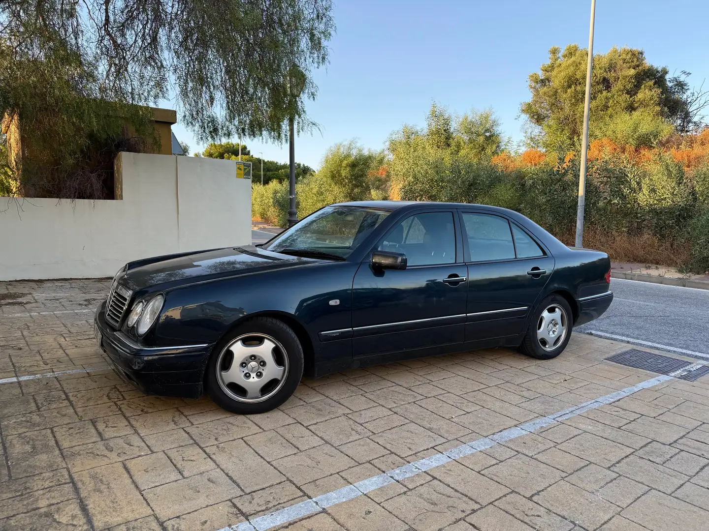 Mercedes-Benz E 320 E 320 V6 4Matic Avantgarde Avantgarde Niebieski - 1
