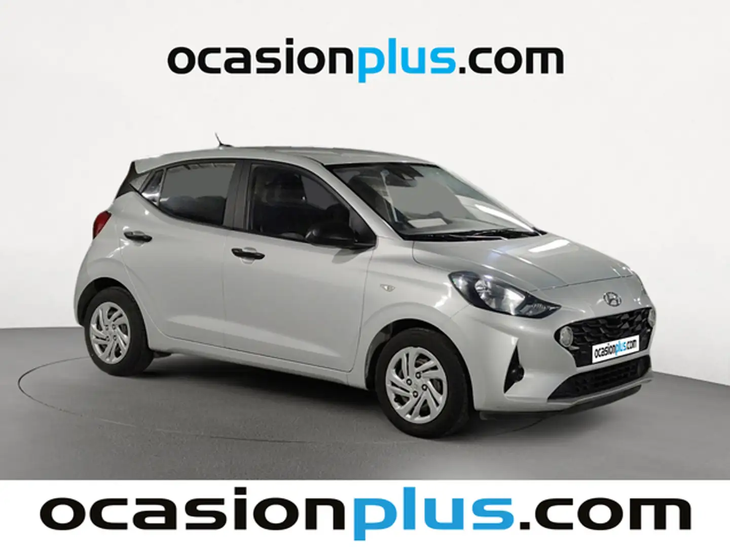Hyundai i10 1.0 MPI Essence Plateado - 2