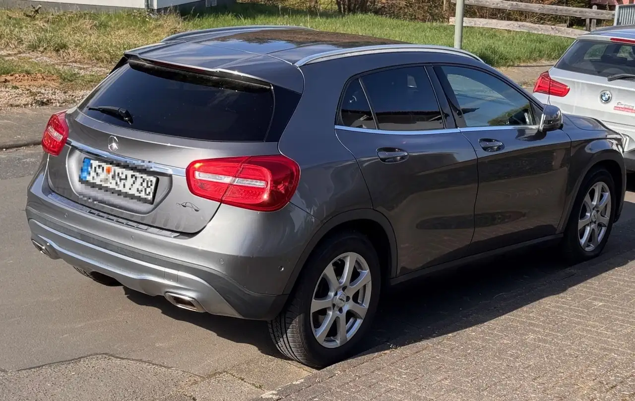 Mercedes-Benz GLA 180