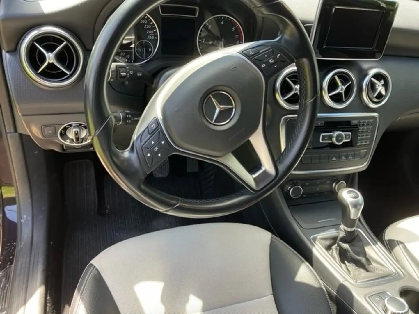 Mercedes-Benz A 180 A 180 d BE Edition Noir - 2