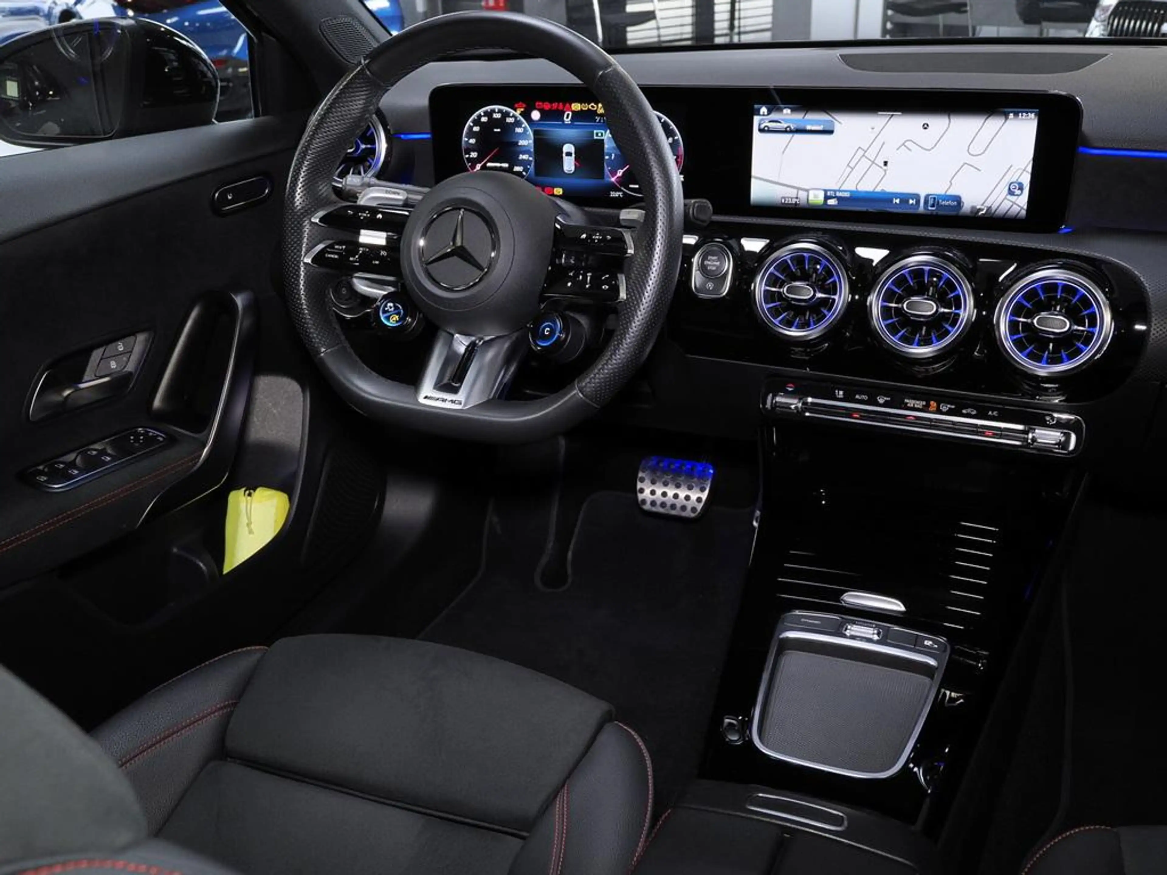 Mercedes-Benz A 35 AMG 4M AUT Fernlichtass. Kam. KeyLess LED — photo 10