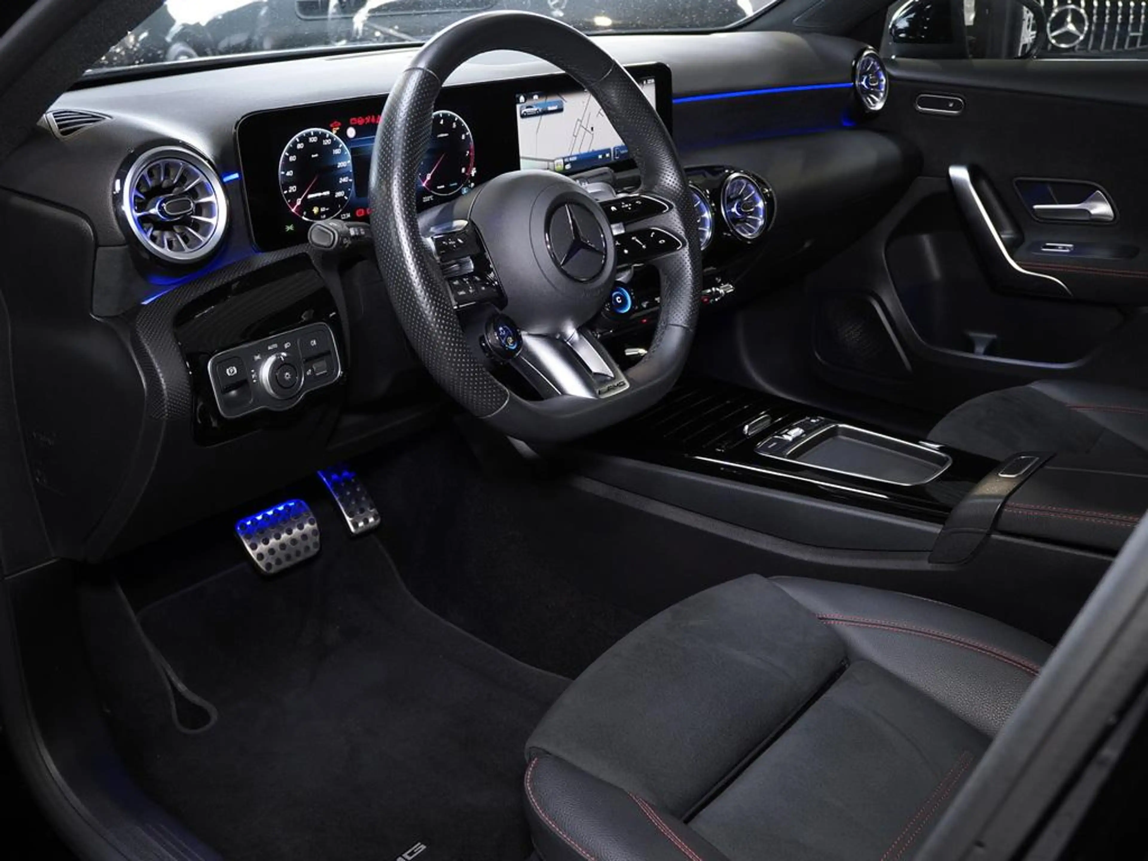 Mercedes-Benz A 35 AMG 4M AUT Fernlichtass. Kam. KeyLess LED — photo 8