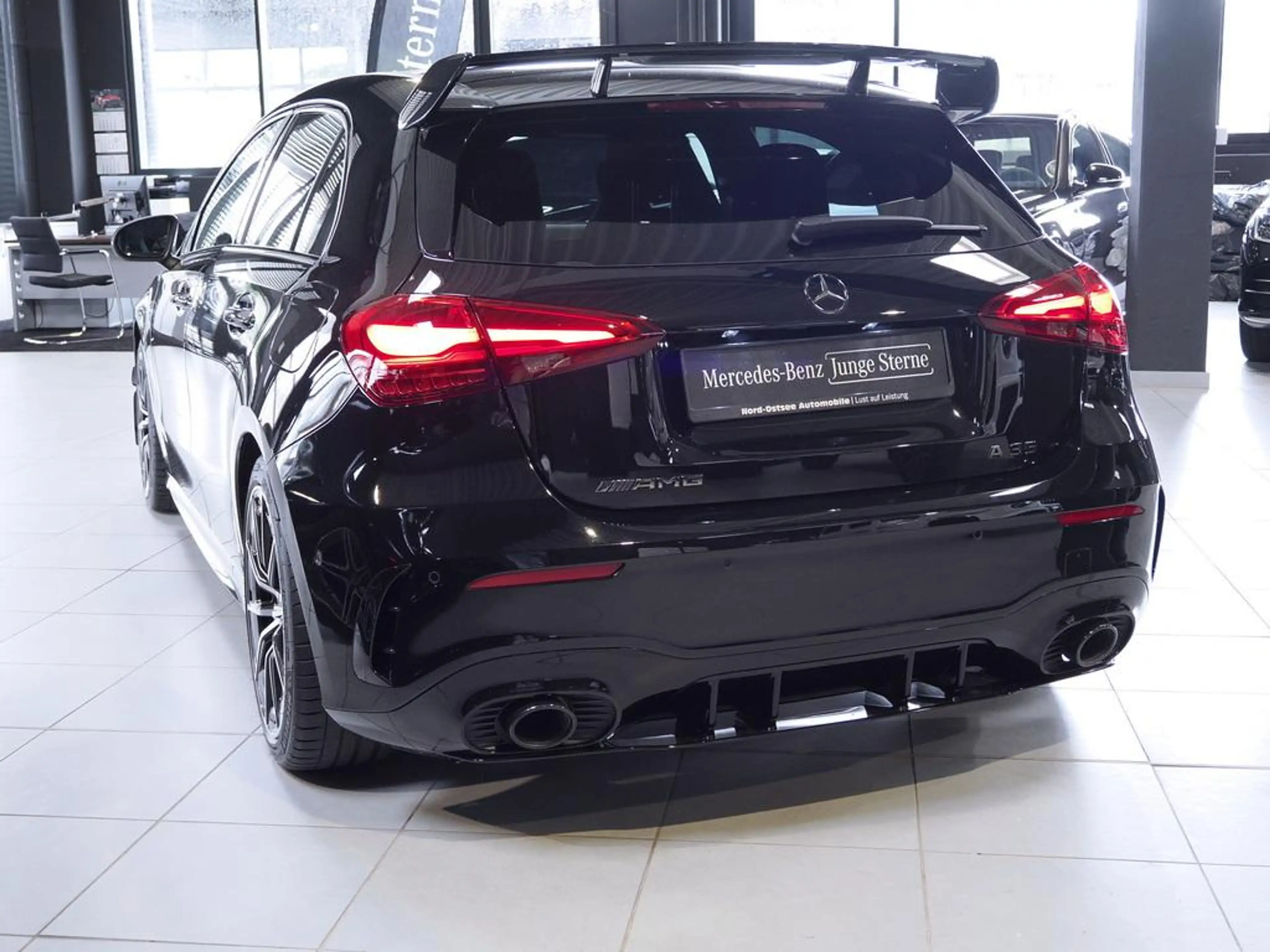 Mercedes-Benz A 35 AMG 4M AUT Fernlichtass. Kam. KeyLess LED — photo 5