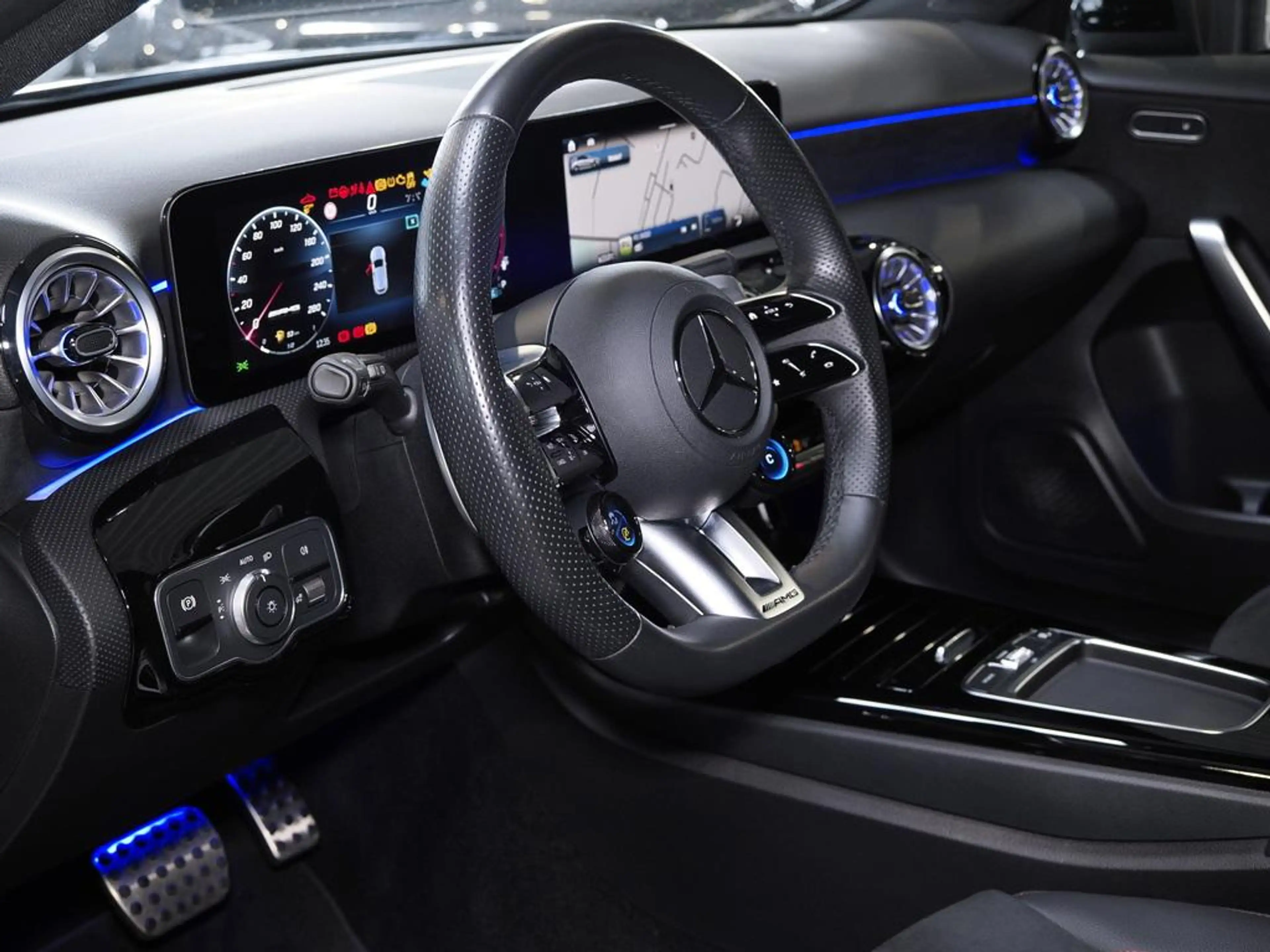 Mercedes-Benz A 35 AMG 4M AUT Fernlichtass. Kam. KeyLess LED — photo 9
