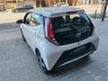 Toyota Aygo 1.0 VVT-i x-play x-shift Weiß - thumbnail 8
